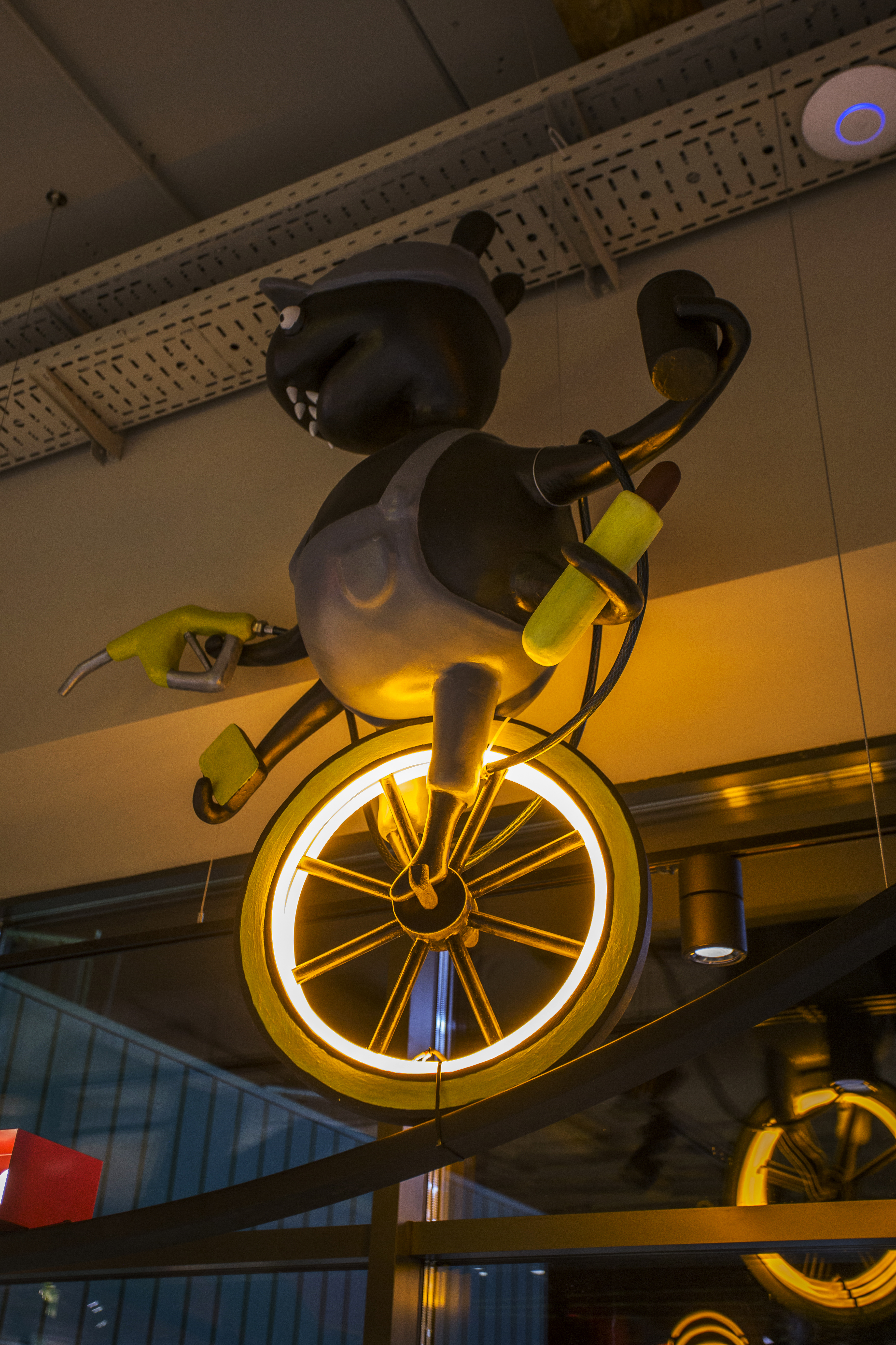 KLO gas station interior design